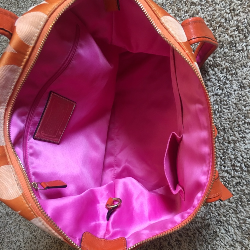 Coach - Picture 4 of 6